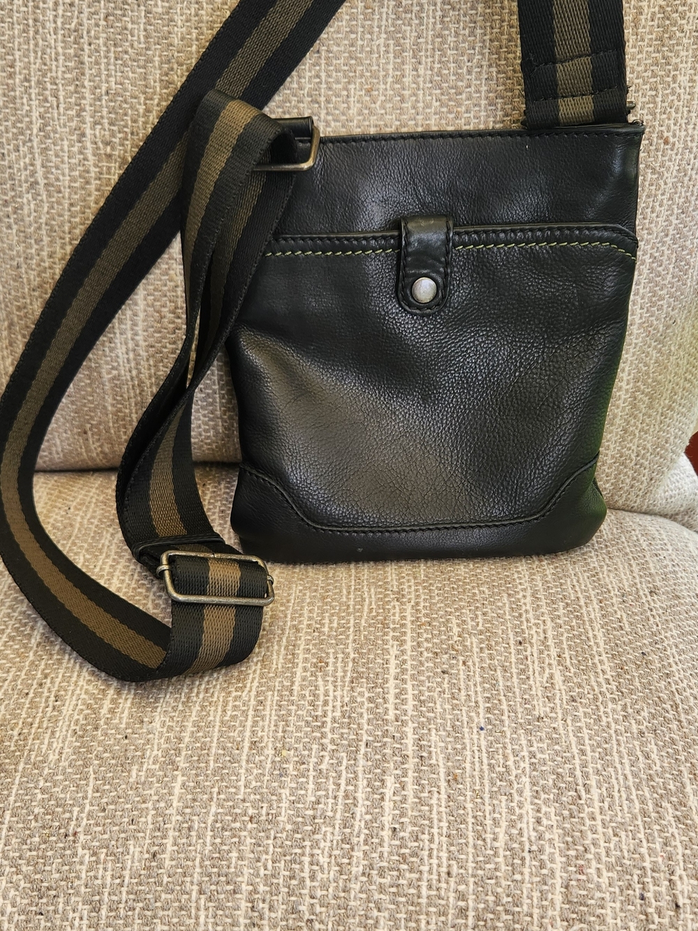 WOMEN'S Black Leather Crossbody Bag with Olive-Trim Strap